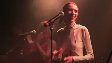 Kaaly > la pop soul-funk bruxelloise, portrait et « Incendie » en live (2026)