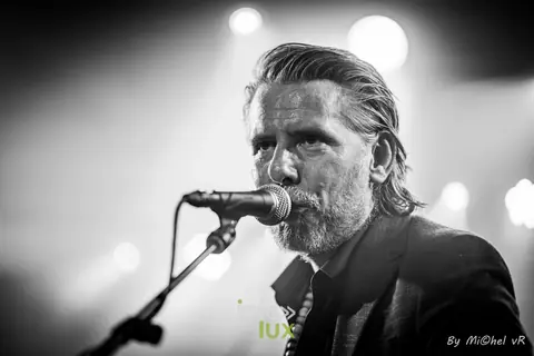 Guy Verlinde fête ses 50 ans au Zik Zak d’Ittre avec The Artisans of Solace (photos)